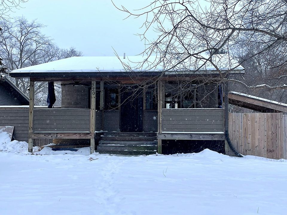 1st image of 320 15th Ave W