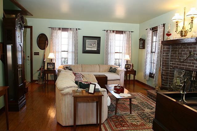2nd image of 10121 Fox Meadow Ln