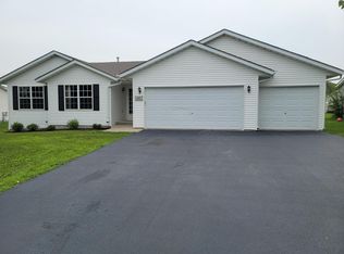 620 Bergamot Way, Roscoe, IL 61073