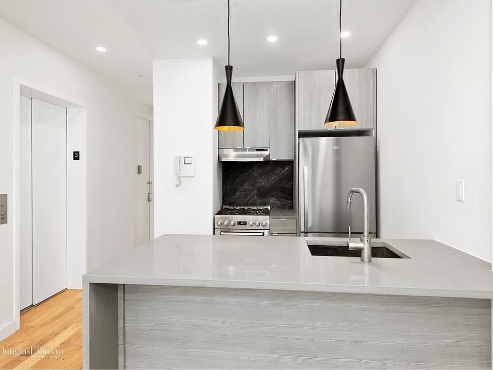 1st image of 90 Clermont Ave APT 4