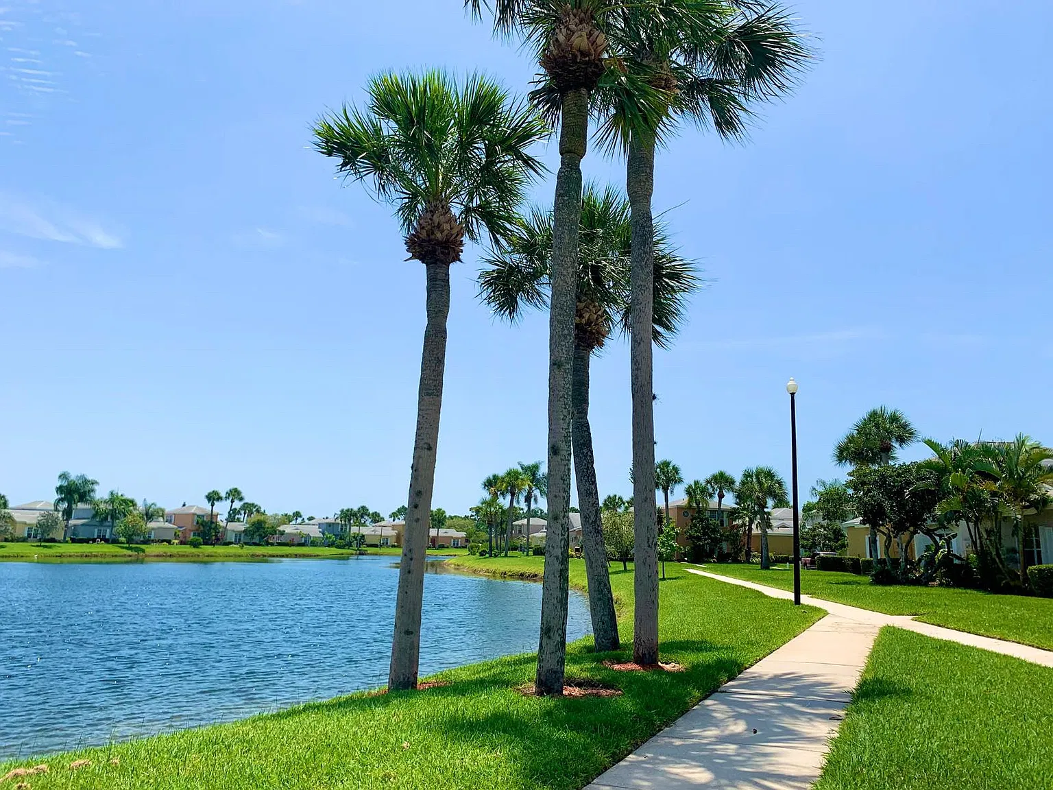 1485 Malibu Cir NE — Photo 3