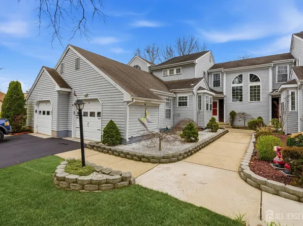 1C Cambridge Dr, Monroe Township, NJ 08831