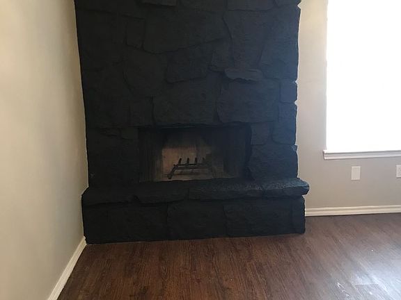 3rd image of 1610 Sun Valley Dr APT A