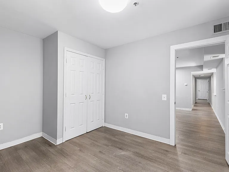 Edgewood Apartments — Photo 19