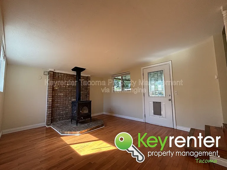 6818 87th St SW — Photo 9