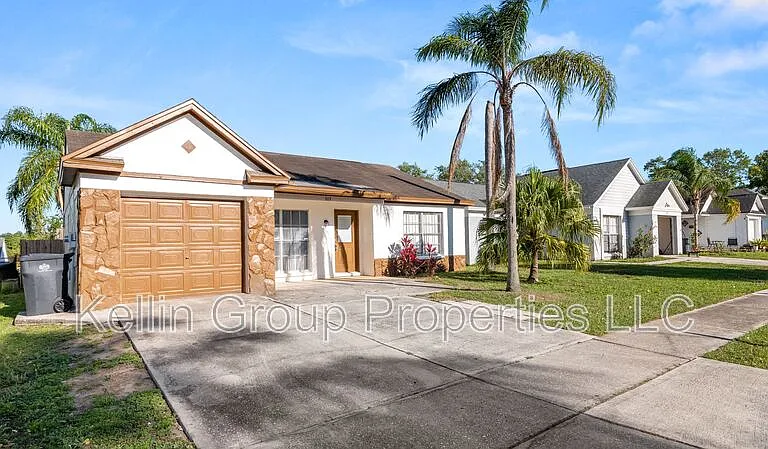 303 Regal Park Dr — Photo 3