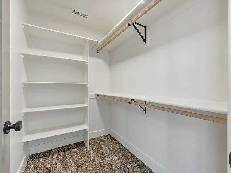 1375 Duncan Dr — Photo 8