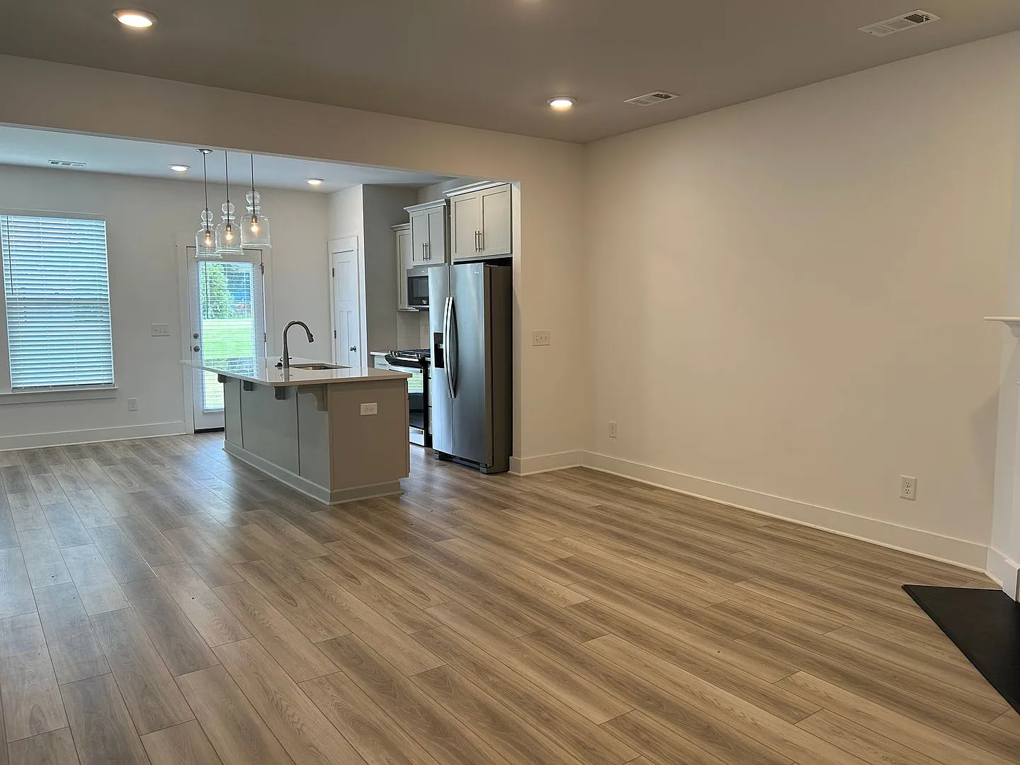 Stunning 3/2 Rental Unit in Prime Simpsonville Location! — Photo 3