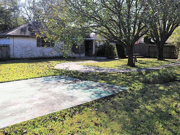 3rd image of 275 Goodson Dr