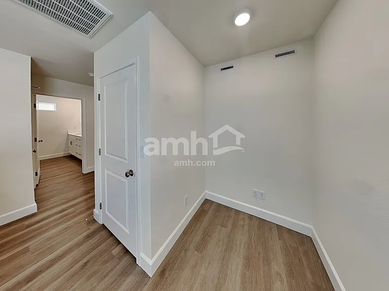 10345 Medusita St — Photo 8