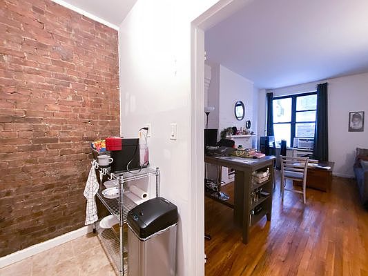 5th image of 240 W 20th St APT 1B