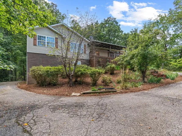 142 Rocky Mount Dr, Lake Lure, NC 28746