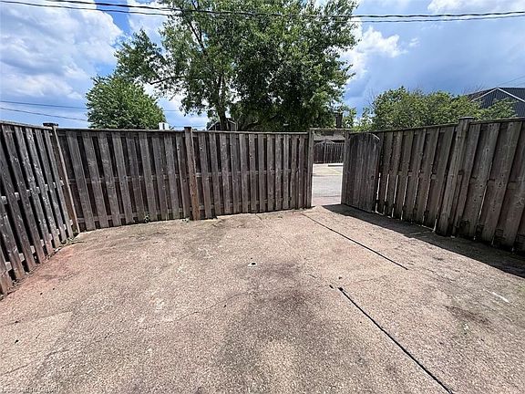 4th image of 5 Viking Ct #304