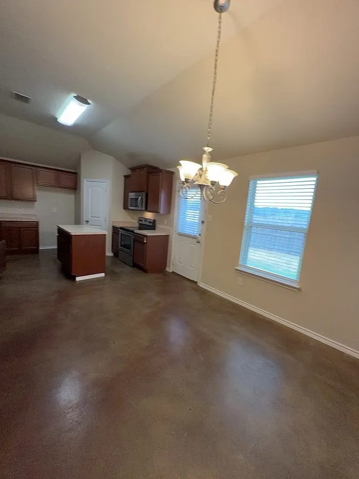4 bed, 2.0 bath, 1751 sqft, $1,950 — Photo 3