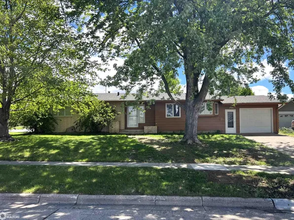 1752 Salinger Ave, Carroll, IA 51401