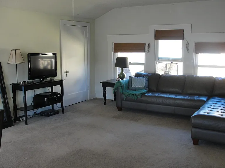 1117 NE Ravenna Blvd — Photo 2