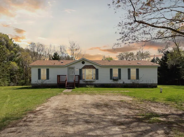 8751 S Nevins Rd, Greenville, MI 48838