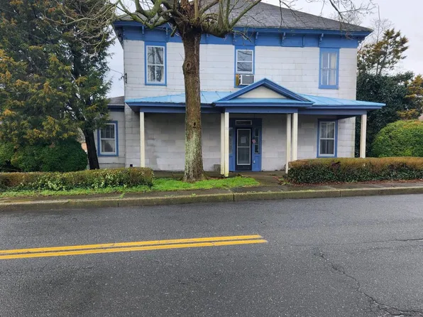 32 Main St, Frankford, DE 19945