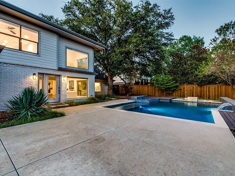 5908 Melshire Dr — Photo 16