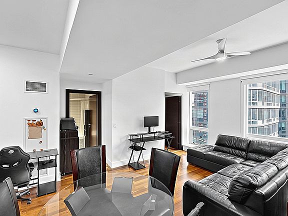 3rd image of 150 Myrtle Ave #2007