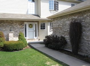 1260 Bellevue Dr, Dekalb, IL 60115