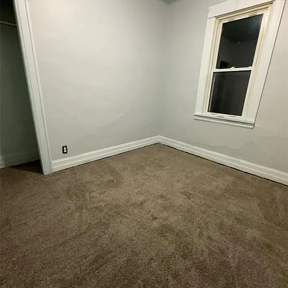 2300 Whalen St — Photo 6