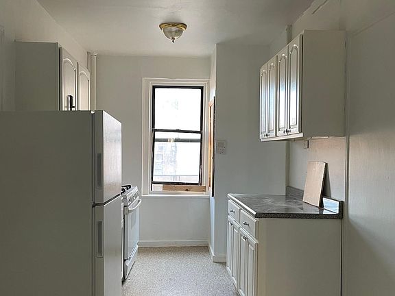 2nd image of 2260 Olinville Ave APT B33