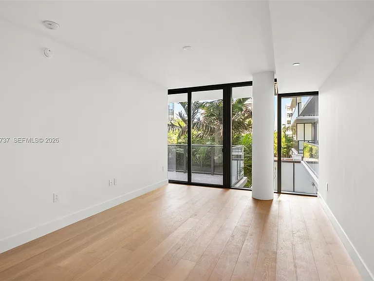 1176 97th St #302 — Photo 15
