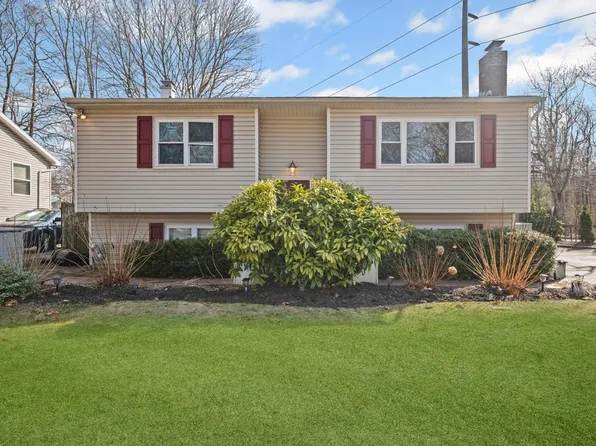 8 Croley Street, Huntington, NY 11743