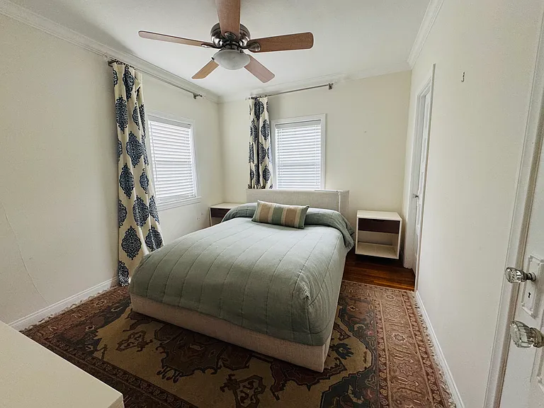 Perfect for a queen bed. Access to Jack and Jill bathroom.