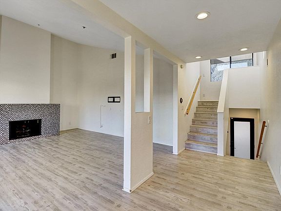 3rd image of 426 W Village Sq