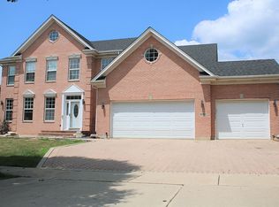 5280 Shotkoski Dr, Hoffman Estates, IL 60192