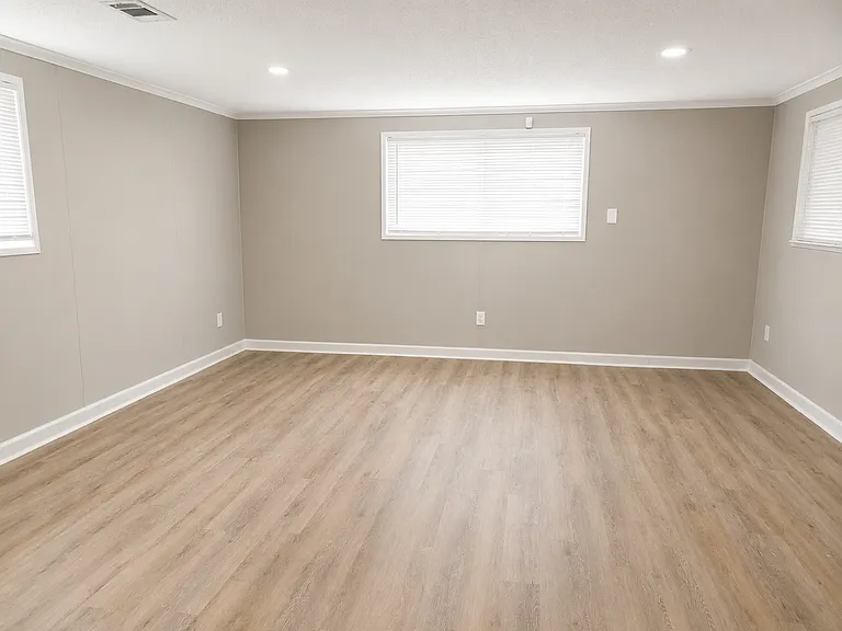 5028 Acorn Dr — Photo 3