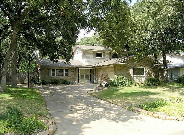 1st image of 2613 Greenwood Ln