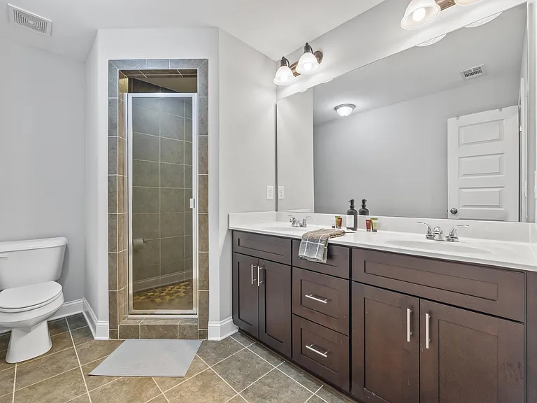 1365 Memorial Dr SE #9 — Photo 9