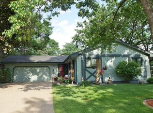 5124 Rainbow Ln, Mounds View, MN 55112