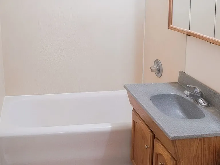 Preston Apartments — Photo 41
