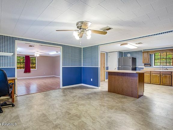 5th image of 109 Julie Dr
