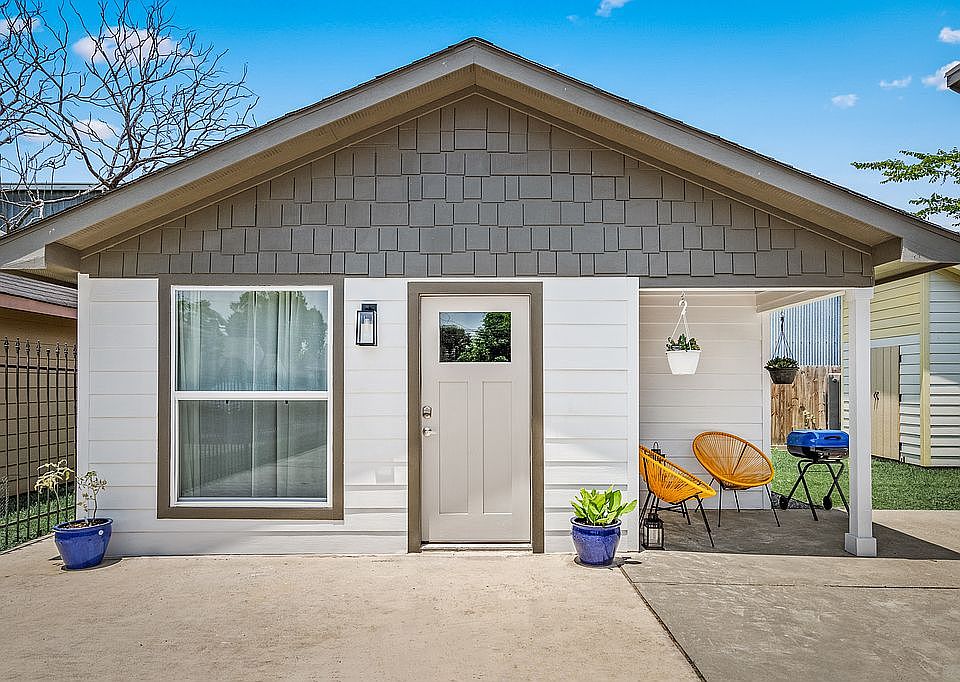 2nd image of 2022 Dismuke St