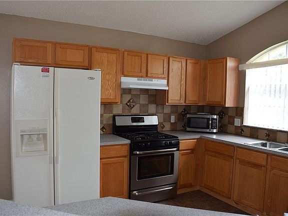 5th image of 306 Weatherby Pl
