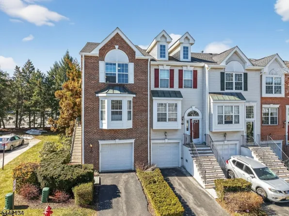 215 Barringer Dr #215, Nutley Twp., NJ 07110