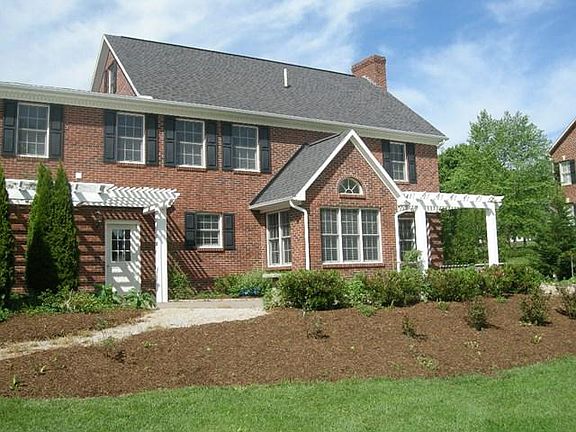 4th image of 370 Loretto Dr