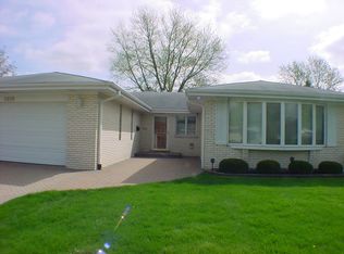 1215 S Highland Ave, Arlington Heights, IL 60005