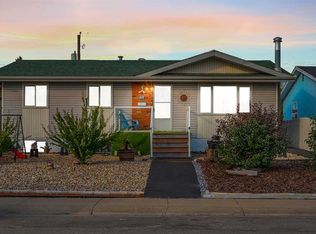 5848 S Maddock Dr NE, Calgary, AB T2A 3W6