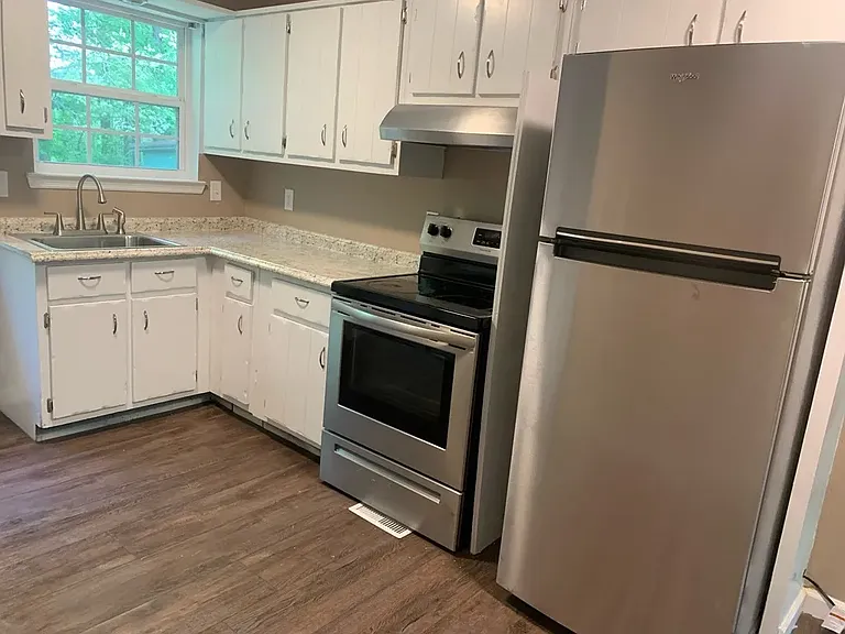 710 Corey Pl #2 — Photo 4