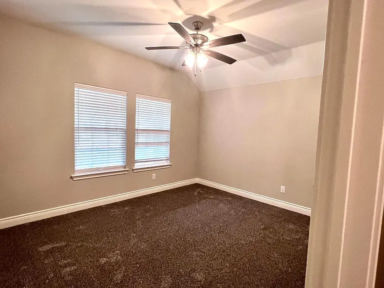 802 Tippit Ln — Photo 13