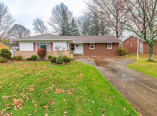 1849 Caronia Dr, Lyndhurst, OH 44124