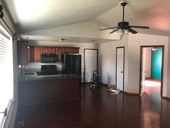 2nd image of 3043 N Florence Ct