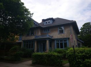 25 Crowninshield Rd, Brookline, MA 02446