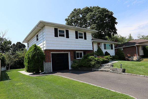 1st image of 33 Newcastle Ave